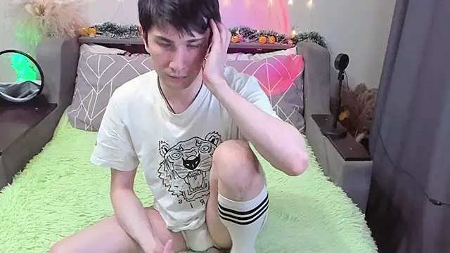 Snapshot of Yumi_steve chatting on 11.15.25 Yumi steve online show from 11.15.25