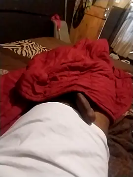 Snapshot of Dennis0847 chatting on 12.18.25 Dennis0847 online show from 12.18.25