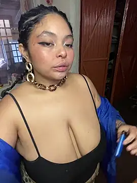 Snapshot of PrincessLauren420 chatting on 01.28.25 PrincessLauren420 online show from 01.28.25