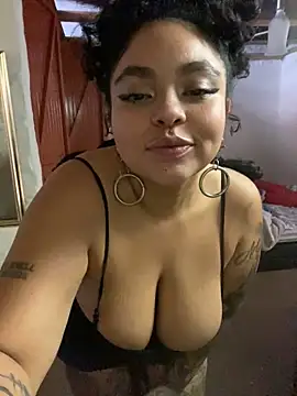 Snapshot of PrincessLauren420 chatting on 02.19.25 PrincessLauren420 online show from 02.19.25