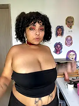 Snapshot of PrincessLauren420 chatting on 10.03.25 PrincessLauren420 online show from 10.03.25