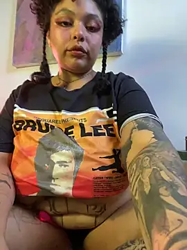 Snapshot of PrincessLauren420 chatting on 10.14.25 PrincessLauren420 online show from 10.14.25