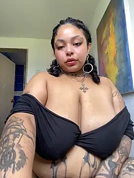 Snapshot of PrincessLauren420 chatting on 10.15.25 PrincessLauren420 online show from 10.15.25