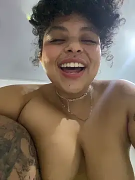 Snapshot of PrincessLauren420 chatting on 10.22.25 PrincessLauren420 online show from 10.22.25