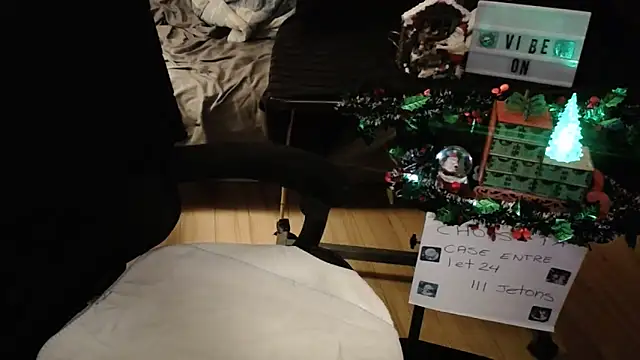 Snapshot of Cocotinexo chatting on 12.04.25 Cocotinexo online show from 12.04.25