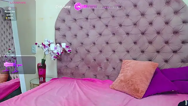 Snapshot of Leslie_passion chatting on 02.22.25 Leslie passion online show from 02.22.25