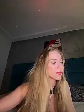 RockQueen A online show from 01.18.25