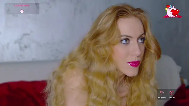 Snapshot of RockQueen_A chatting on 02.13.25 RockQueen A online show from 02.13.25