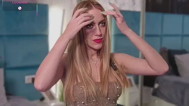 Snapshot of RockQueen_A chatting on 09.30.25 RockQueen A online show from 09.30.25