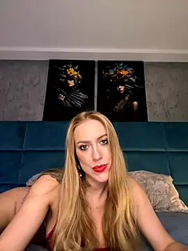 Snapshot of RockQueen_A chatting on 10.23.25 RockQueen A online show from 10.23.25