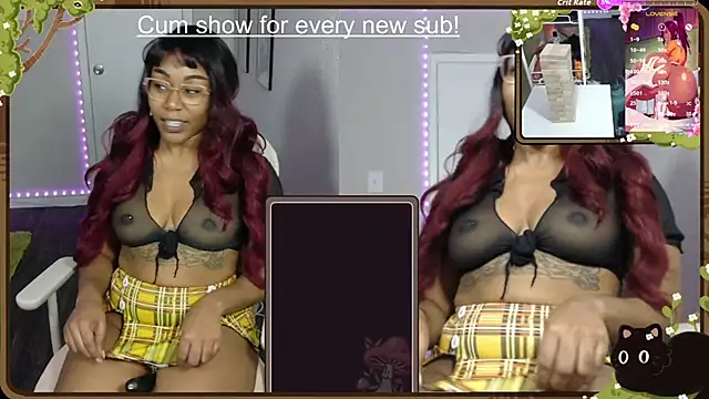 Snapshot of Cheybaaee chatting on 11.19.25 Cheybaaee online show from 11.19.25