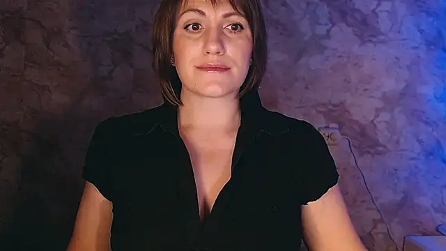 Snapshot of _letty_ chatting on 12.19.24 letty online show from 12.19.24