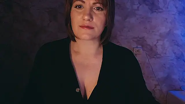 Snapshot of _letty_ chatting on 12.21.24 letty online show from 12.21.24