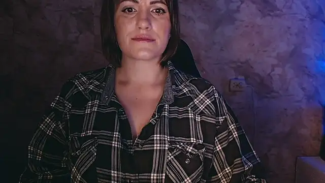 Snapshot of _letty_ chatting on 12.28.24 letty online show from 12.28.24