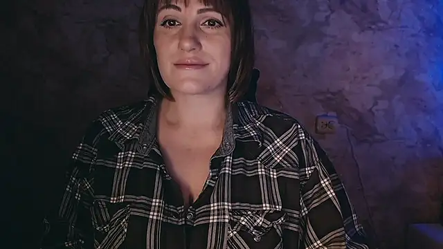 Snapshot of _letty_ chatting on 01.10.25 letty online show from 01.10.25