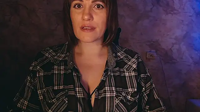 Snapshot of _letty_ chatting on 01.24.25 letty online show from 01.24.25