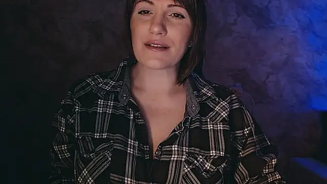 Snapshot of _letty_ chatting on 02.13.25 letty online show from 02.13.25