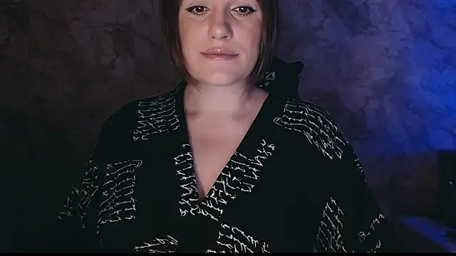 Snapshot of _letty_ chatting on 02.25.25 letty online show from 02.25.25