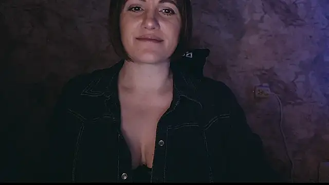 Snapshot of _letty_ chatting on 03.15.25 letty online show from 03.15.25