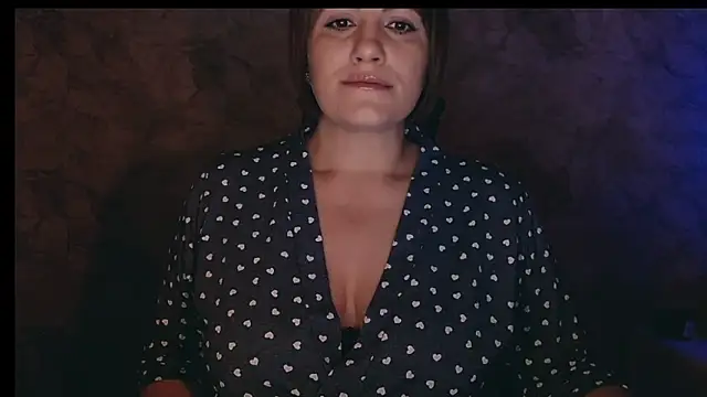 Snapshot of _letty_ chatting on 10.08.25 letty online show from 10.08.25