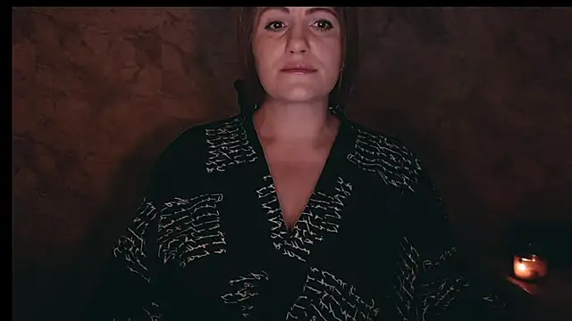 Snapshot of _letty_ chatting on 11.21.25 letty online show from 11.21.25