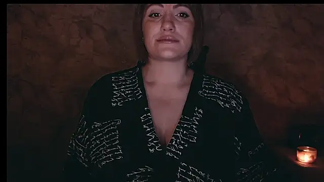 Snapshot of _letty_ chatting on 11.29.25 letty online show from 11.29.25