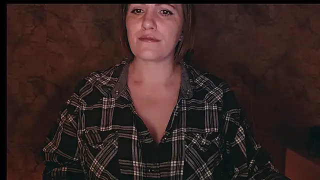 Snapshot of _letty_ chatting on 12.14.25 letty online show from 12.14.25