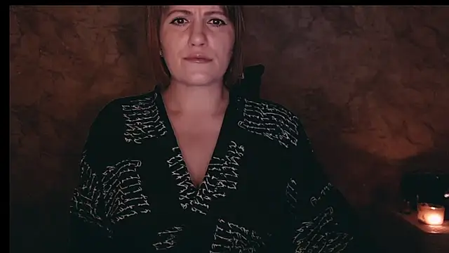 Snapshot of _letty_ chatting on 12.16.25 letty online show from 12.16.25