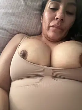 Aw ThROAt9 online show from 04.13.26