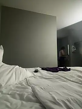 Aw ThROAt9 online show from 04.20.26