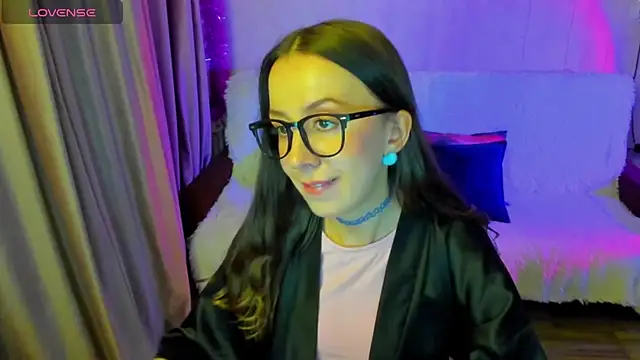 CurlySteph online show from 12.17.25