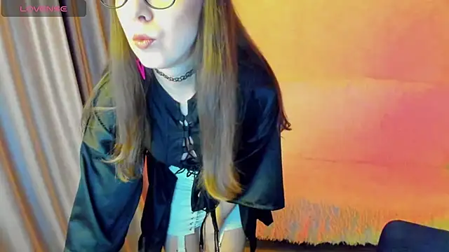 CurlySteph online show from 01.10.26