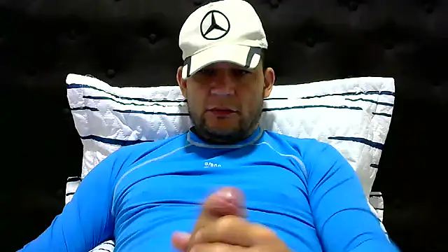 Snapshot of altenori112 chatting on 01.14.25 altenori112 online show from 01.14.25