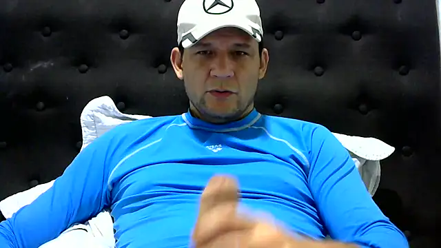 Snapshot of altenori112 chatting on 01.30.25 altenori112 online show from 01.30.25