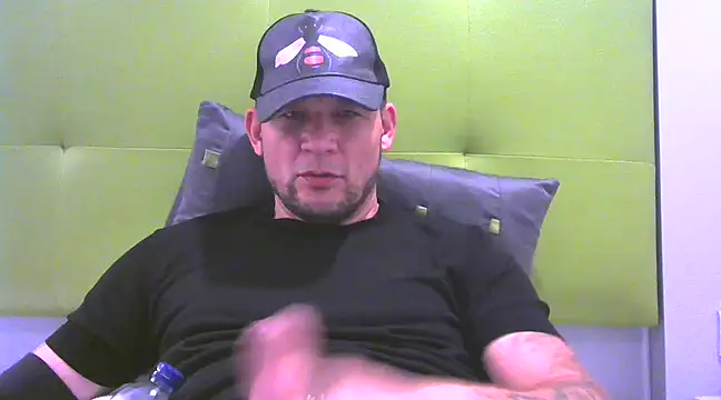 Snapshot of altenori112 chatting on 02.14.25 altenori112 online show from 02.14.25