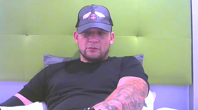 Snapshot of altenori112 chatting on 02.15.25 altenori112 online show from 02.15.25
