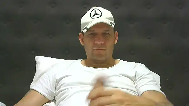 Snapshot of altenori112 chatting on 02.19.25 altenori112 online show from 02.19.25