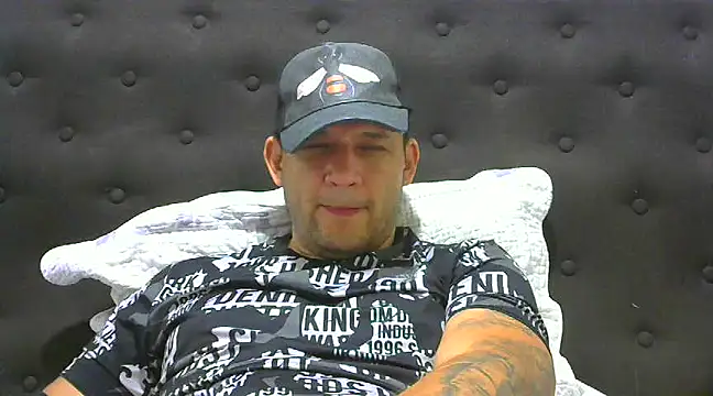 Snapshot of altenori112 chatting on 02.22.25 altenori112 online show from 02.22.25