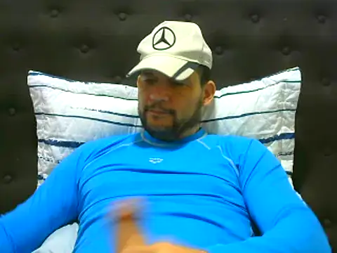 Snapshot of altenori112 chatting on 10.20.25 altenori112 online show from 10.20.25