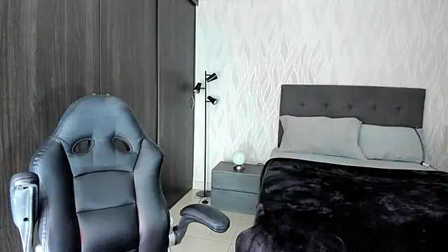 Snapshot of Kimy_Angel chatting on 12.01.24 Kimy Angel online show from 12.01.24