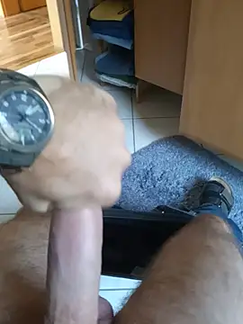 Snapshot of sexy_hotman_69 chatting on 01.24.25 sexy hotman 69 online show from 01.24.25