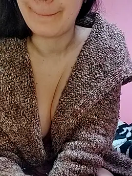 Snapshot of Amaya07 chatting on 12.04.25 Amaya07 online show from 12.04.25