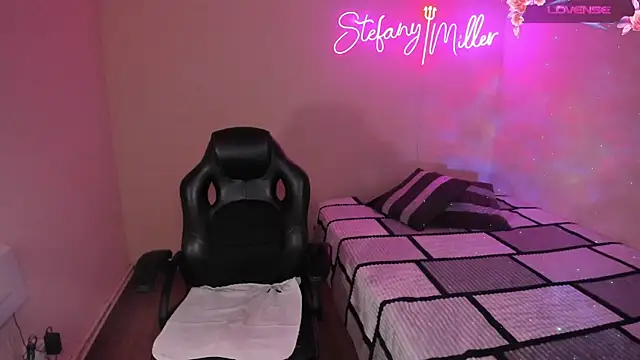 Snapshot of stefany_miller77 chatting on 01.22.25 stefany miller77 online show from 01.22.25
