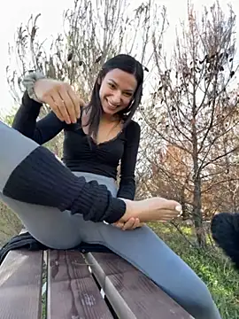  MiaQueen  online show from 11.13.25