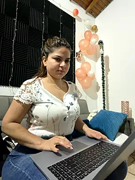 Snapshot of nurse_becky chatting on 12.01.25 nurse becky online show from 12.01.25