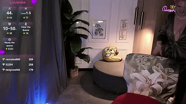 YolandaKiss online show from 04.06.26