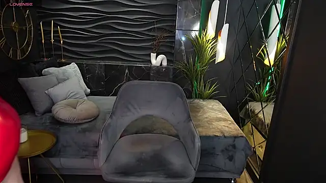 Snapshot of KylieMellow chatting on 01.20.25 KylieMellow online show from 01.20.25