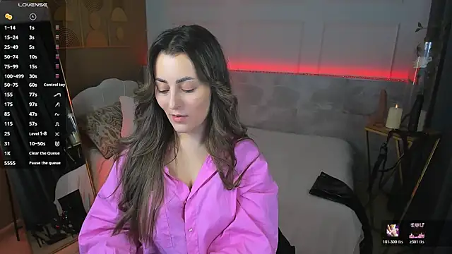 Snapshot of KylieMellow chatting on 06.22.26 KylieMellow online show from 06.22.26