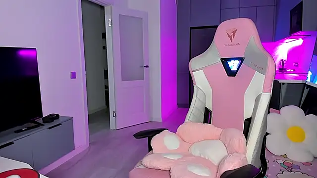 wow lovie online show from 03.10.26