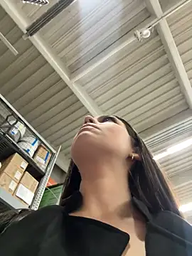 Alyshanon18 online show from 04.08.26